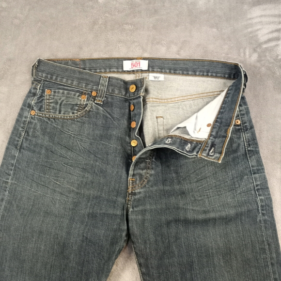 Levis Men's 501 Blue Denim Jeans Size 34x30 - Picture 5 of 9